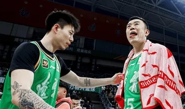 开云下载-张镇麟：韩德君承受压力很不容易，望他退役后享受家庭时光