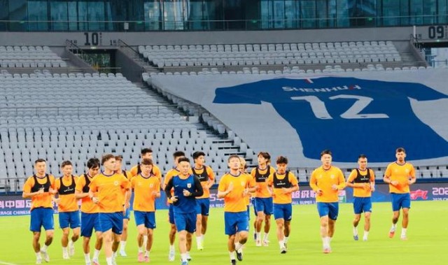 直击泰山队22人训练，主力缺席已成定局，韩鹏相信球员的能力