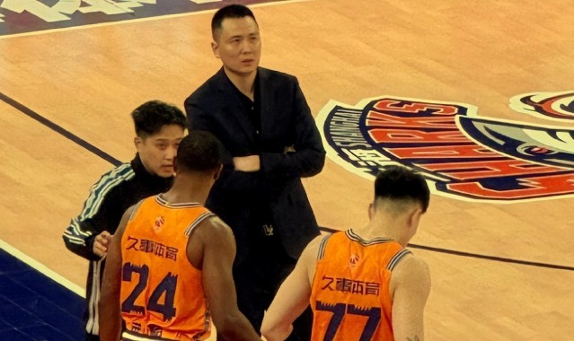 开云下载-二辽篮前功勋主力联手轰37+9+6无可挑剔！上海8分惜败3大原因曝光