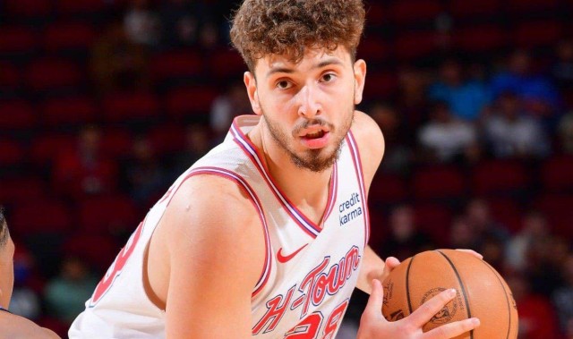 申京：勇士在系列赛中对判罚抱怨最多，尽管他们经常从漏判中获益