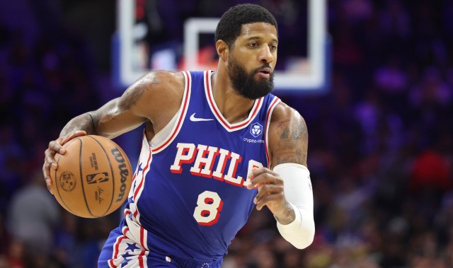 开云APP-都没站稳！乔治进攻犯规 76人挑战成功&amp;改米切尔阻挡